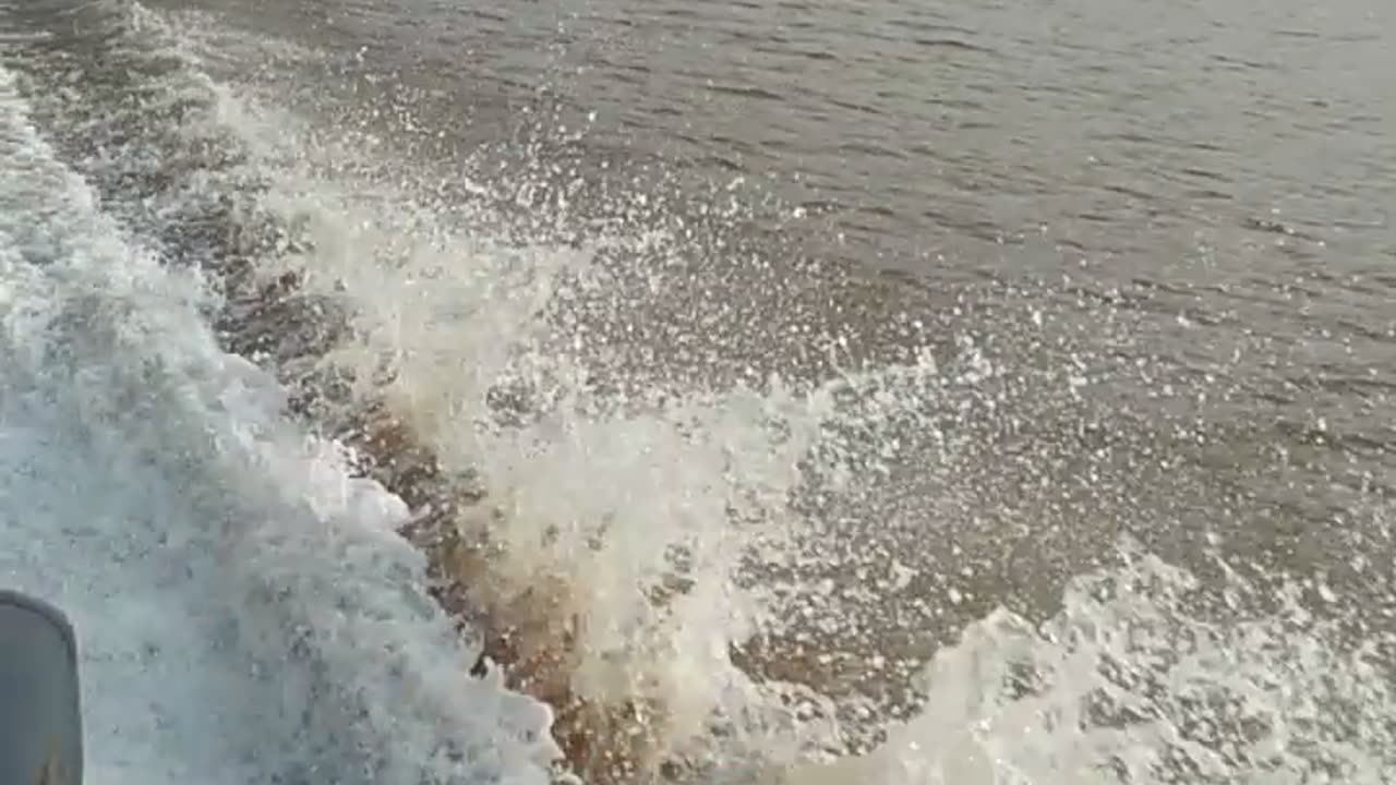 Speed boat