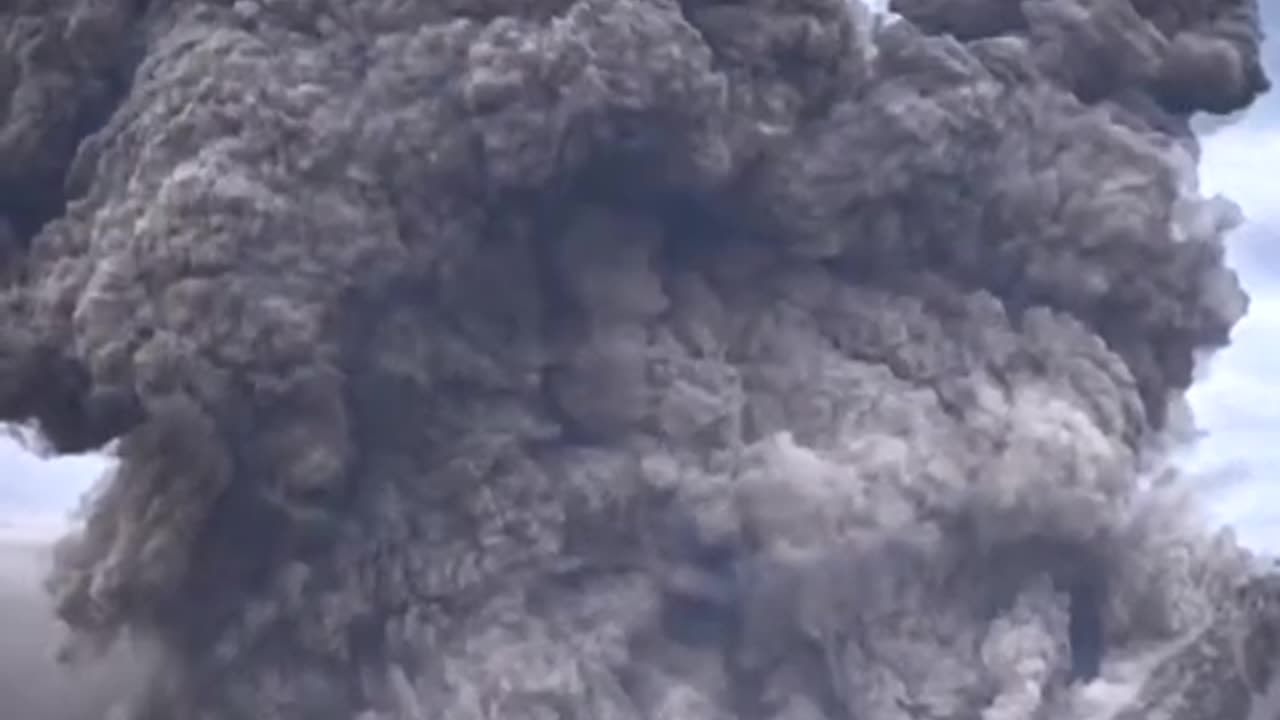Real blast sound of volcano
