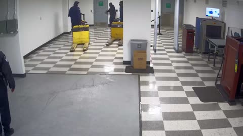 6127RHOBG3G3L4Lobby8Exterior_2021-01-06_08h40min00s723ms.mp4