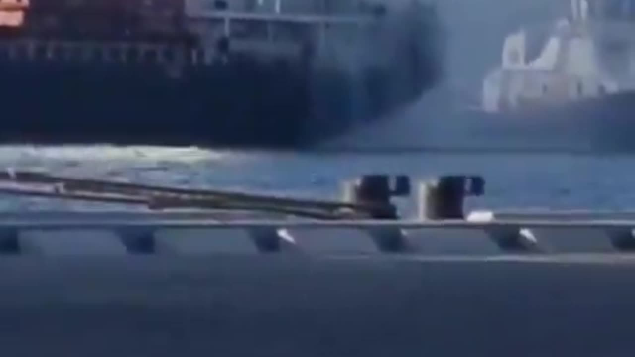 YEMNI ARMED FORCES SET ON FIRE 4 SHIPS OF ENEMY AT HAIFA PORT