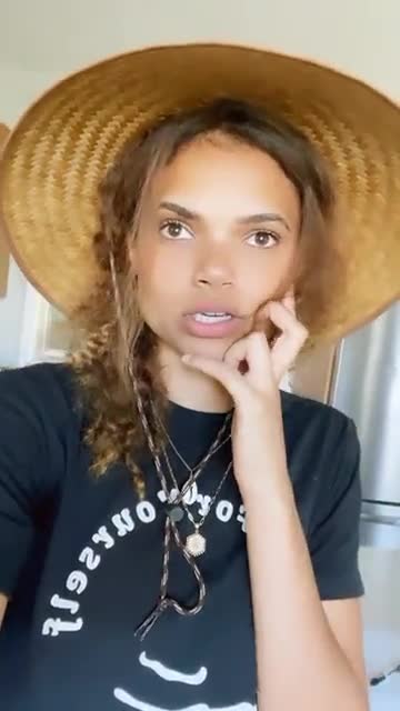 Samantha Marika: "Why can´t this be an option?"