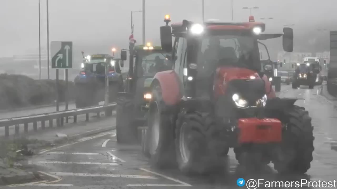 UK farmers continue protests against radical climate change policies in Dover