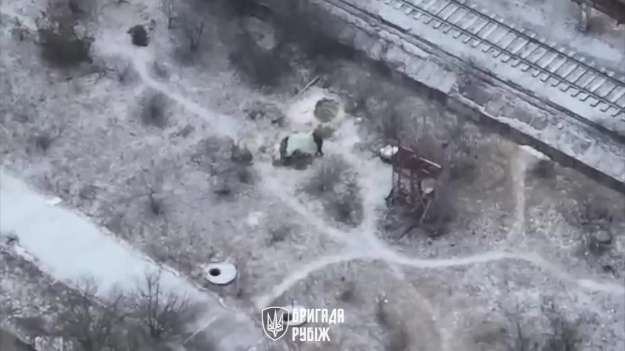 Ukrainian Counter-Battery Artillery Score Direct Hit on Russian Mortar Crew