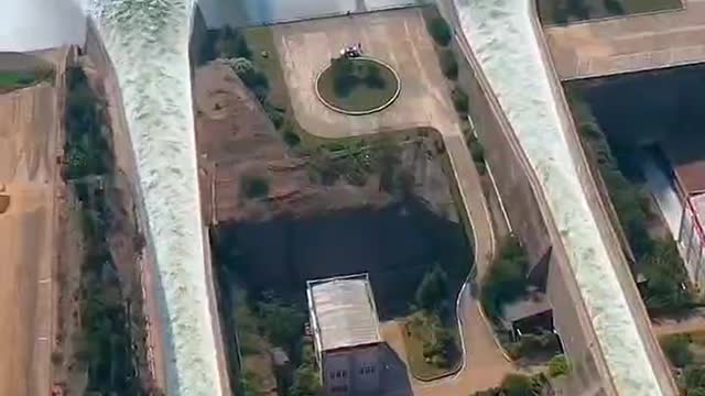 A spectacular discharge of water