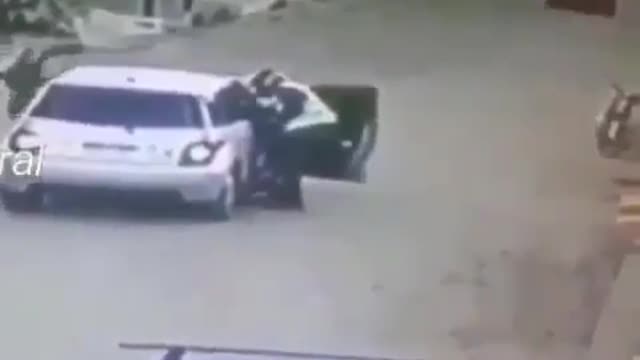 Car driver demonstrates self defense