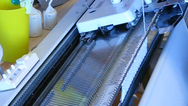 Double Bed e-wrap on a Singer Knitting Machine