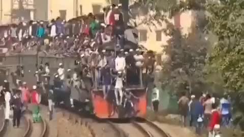 Facebook and Instagram users coming to Telegram right now.