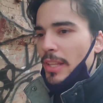 No le dejan entrar al teatro sin una prueba PCR