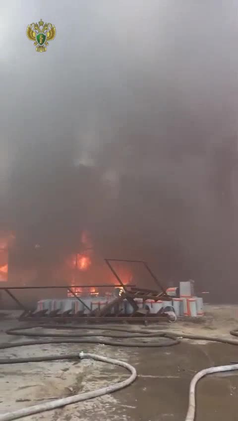 🔥👀 A warehouse with polyethylene is on fire in Ramensky near Moscow on an