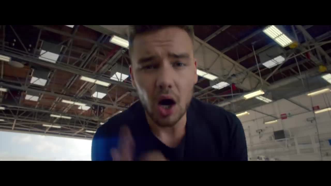 One Direction - Drag Me Down (Official Video)