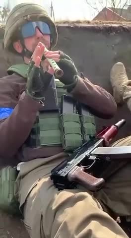 BẠN CÓ BIẾT ANH ẤY ĐANG THỰC HIỆN ÂM NHẠC GÌ KHÔNG❓MỘT BÀI DÂN CA UKRAINA❓