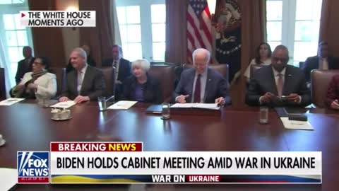 Reporters Get Kicked Out of Room Before They Can Ask Biden Questions