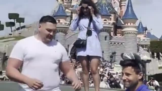 Disney Staff rudely snatches proposal Ring