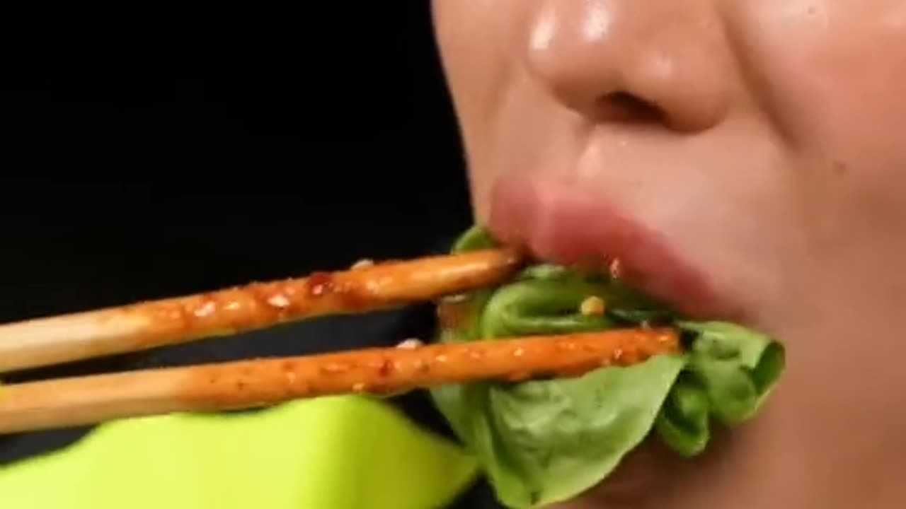 Eating mukbang