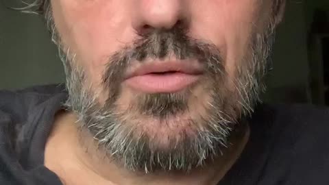 Pare de chamar essa injeção genética de "vacina". É preciso rever conceitos!