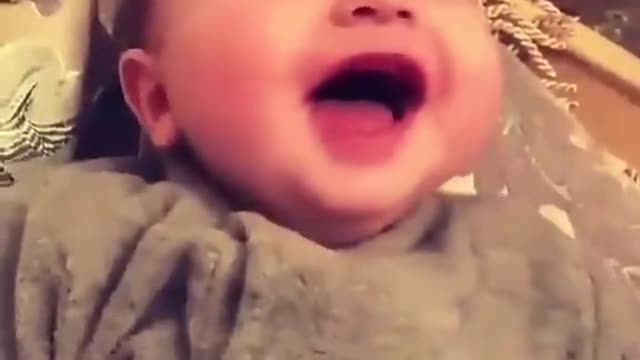 Cute baby 😆😆😆funny🇨🇮