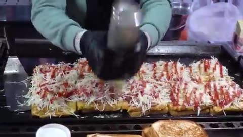 Street Toast Master who Only Sells for 3 Hours in the Morning? Myeongdong Toast - Korean street food