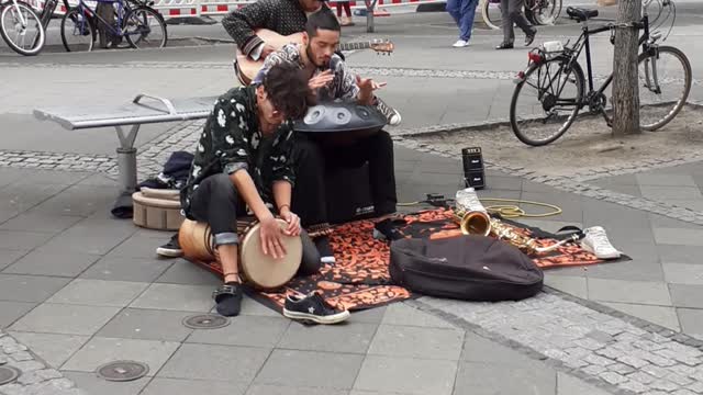 Beautiful music while walking in Berlin. Part 2.