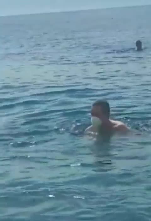 ΣΤΟ ΜΕΤΑΞΥ ΣΤΗΝ ΙΤΑΛΙΑ