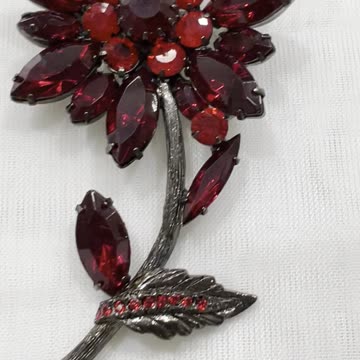 Antique Looking 2.75” x 1.5” Flower Brooch. Made with Swarovski Crystal. Party