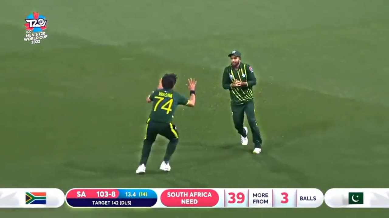 Pakistan bowling against Australia