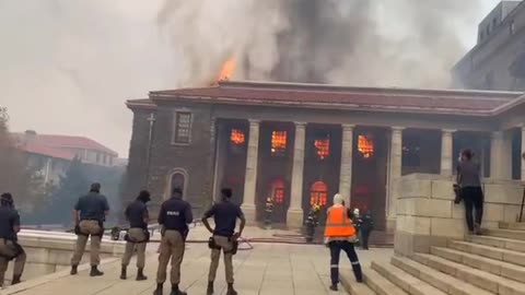 ГОРИТ ЛАБОРАТОРИЯ В УНИВЕРСИТЕТЕ В КЕЙПТАУНЕ.ЮАР