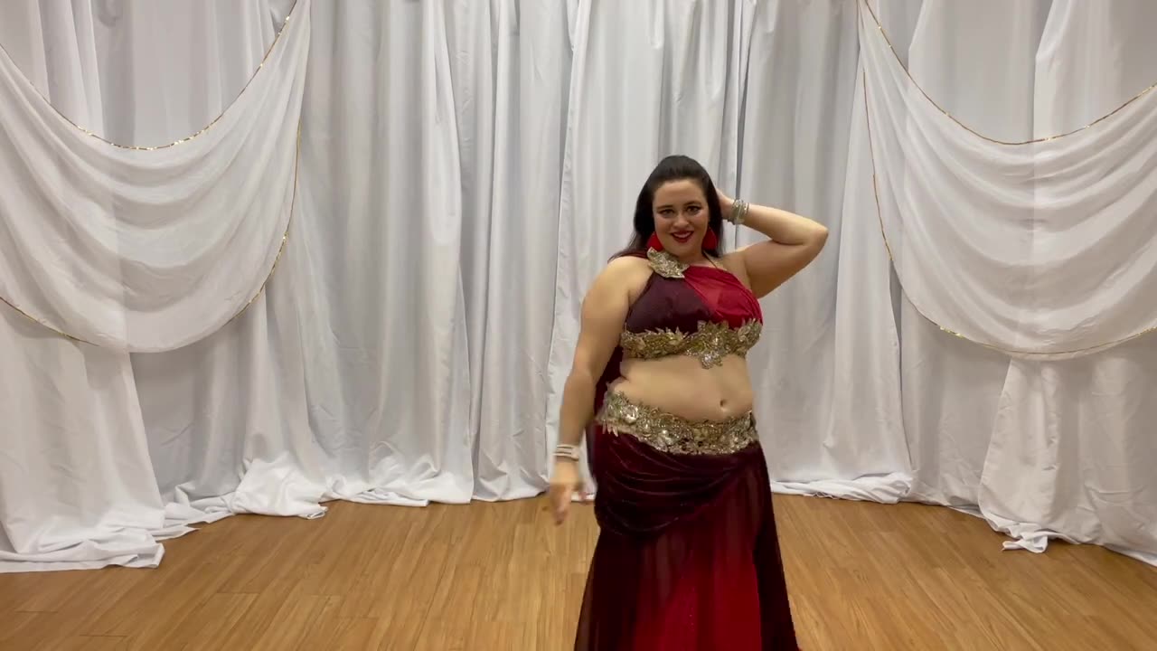 _Gravity Egyptian Queen_ Miss Thea Bellydance improvisation