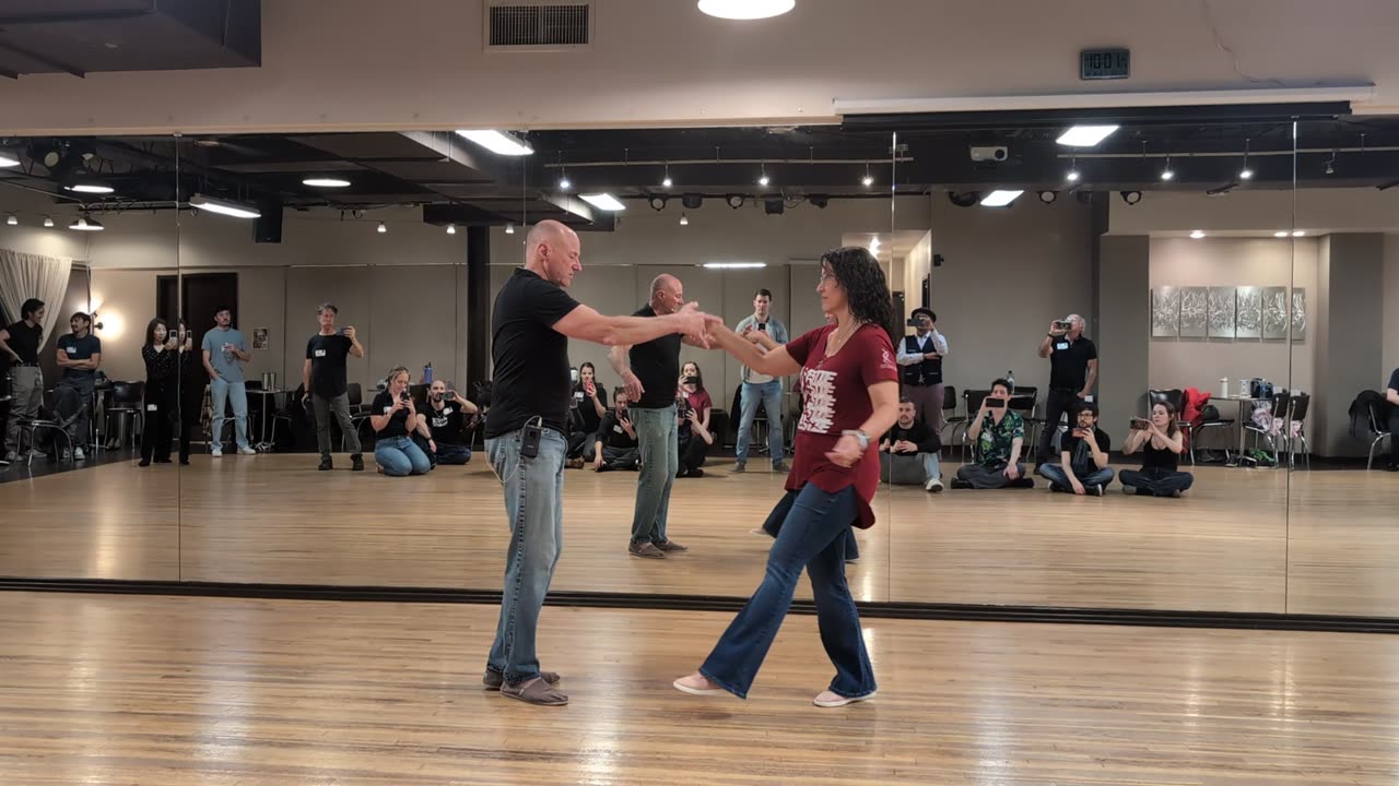 West Coast Swing @ Studio 22 with Wes Neese 20241218 215822685