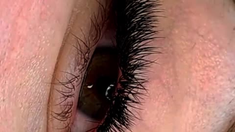 Eyelash extensions, natural effect