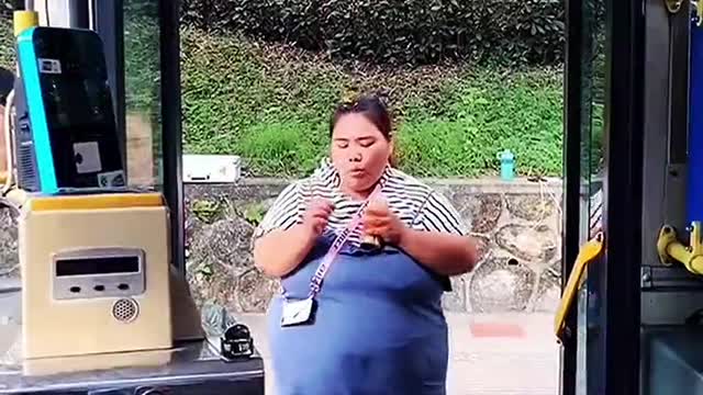 Funny videos; Laugh until your stomach hurts; It's so funny; Must share