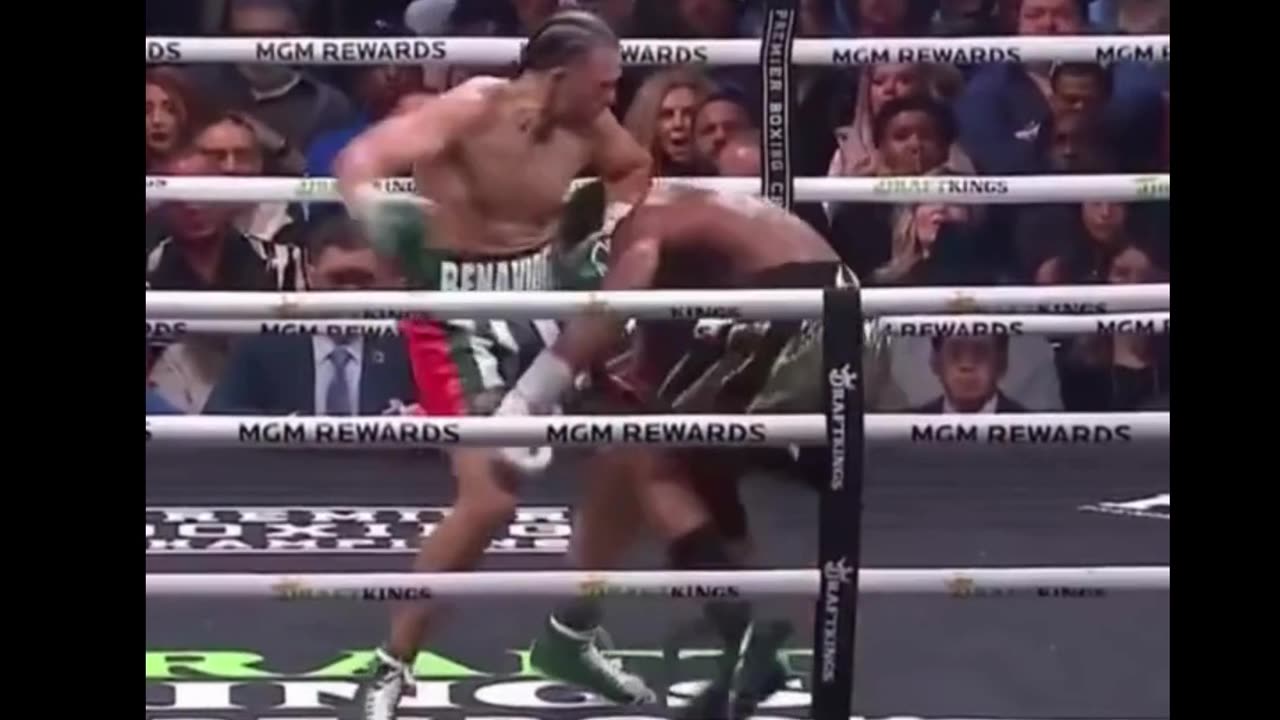 BOXING: Benavidez vs Andrade // KNOCKOUT !!! 🥊🥊 #benavidez #andrade #boxing #youtubeshort #viral