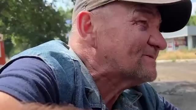 'You should save us earlier, earlier!' This man greeted the Russian army in the Donbass.