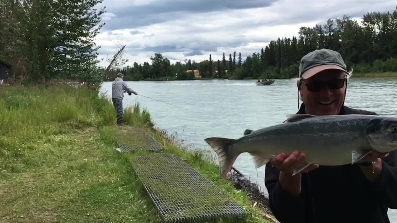 We love salmon fishing on the Kenia