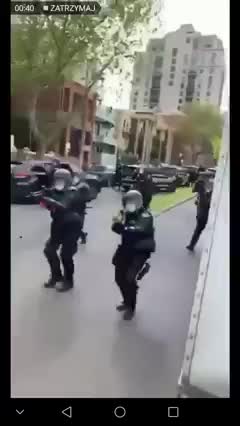 🔴[AUSTRALIA] Ludzie wstają z kolan