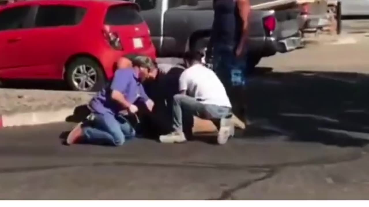 Thief TACKLED and HOG TIED at Home Depot