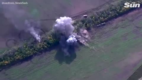 Ukrainian Special Forces DESTROY a whole column of Russian armoured vehicles with MLRS missiles