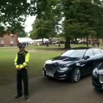 😂 OH MY GOD‼MUST SEE THIS‼ UK PATRIOTS Citizens RIP Nancy Pelosi Embarrassing Her BAD"😂