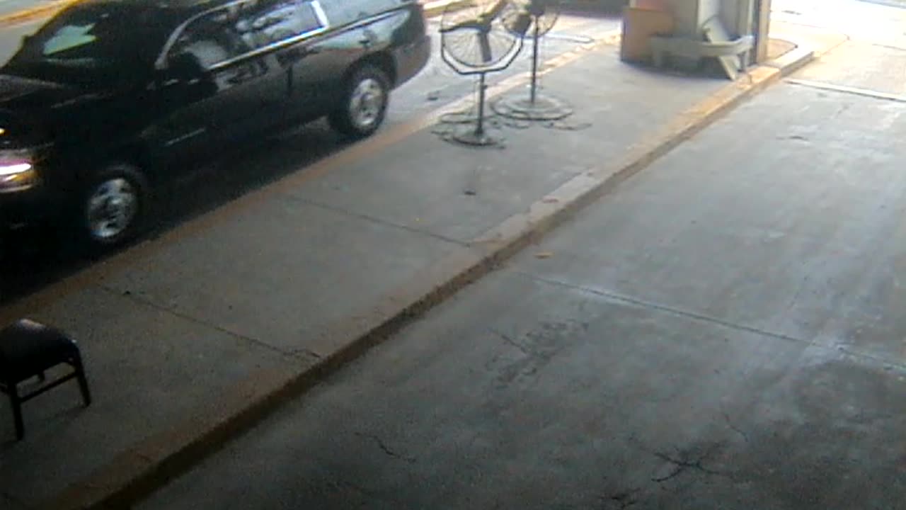 3138RHOBG3CStGarageLeftDoor_2021-01-06_13h42min40s153ms.mp4