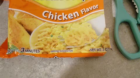 Eating Maruchan Ramen Noodle Chicken Flavor, Dbn, MI, 1/1/24