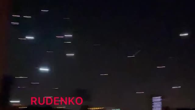 Συνοικία Donetsk Kalininsky (κέντρο της πόλης) κάτι εξερράγη στον ουρανό