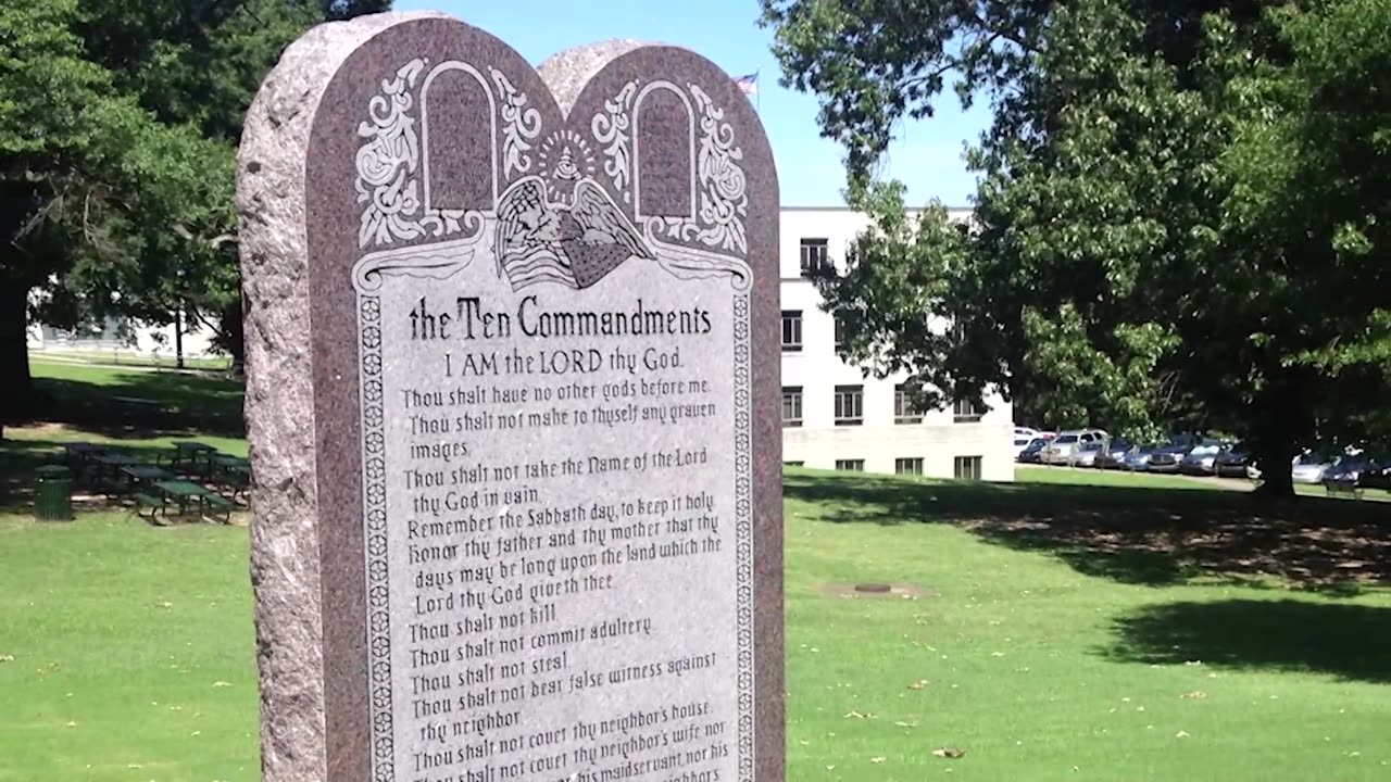 Judge: Louisiana can't require Ten Commandments in classrooms