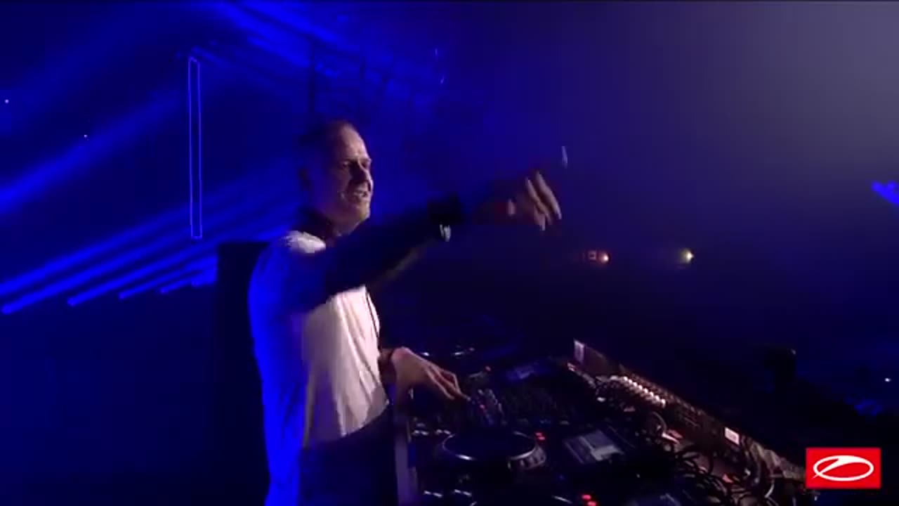 Richard Durand "Save You" live at A State Of Trance 950 Jaarbeurs Utrecht