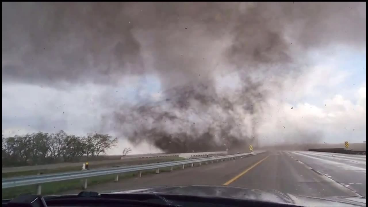 55 Devastating Tornadoes hit the Midwest USA