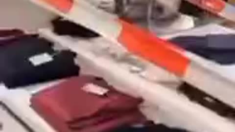 חנויות בגרמניה לא מחוסנים רשאים לקנות רק נעליים מוצר חיוני