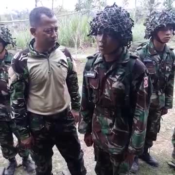 Indonesian soldiers who took the time to memorize holy verses 😇