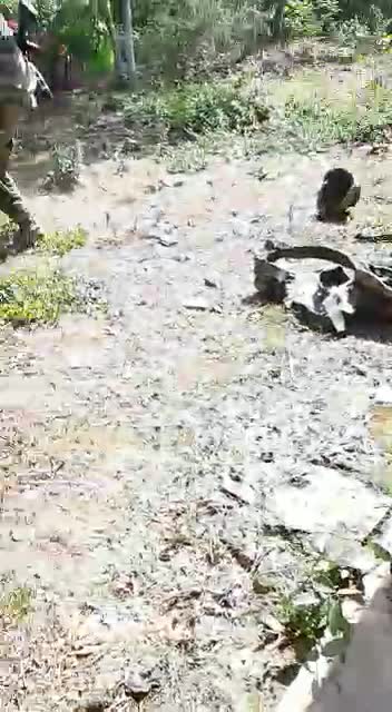 Momento en el que son evacuados los soldados y policías que resultaron heridos en Antioquia