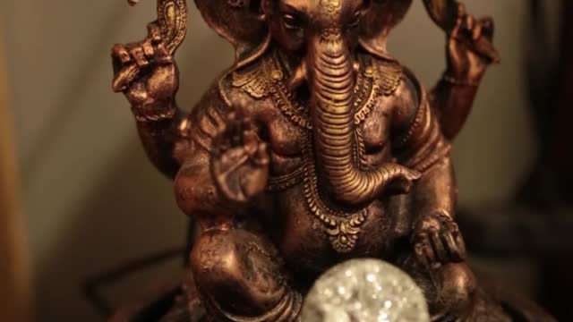 See the strange and wonderful idol of Lord Ganpati Baba ji