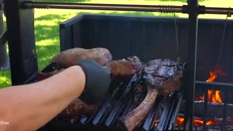 I cooked STEAKS on a $ 10,000 GRILL and this happened!