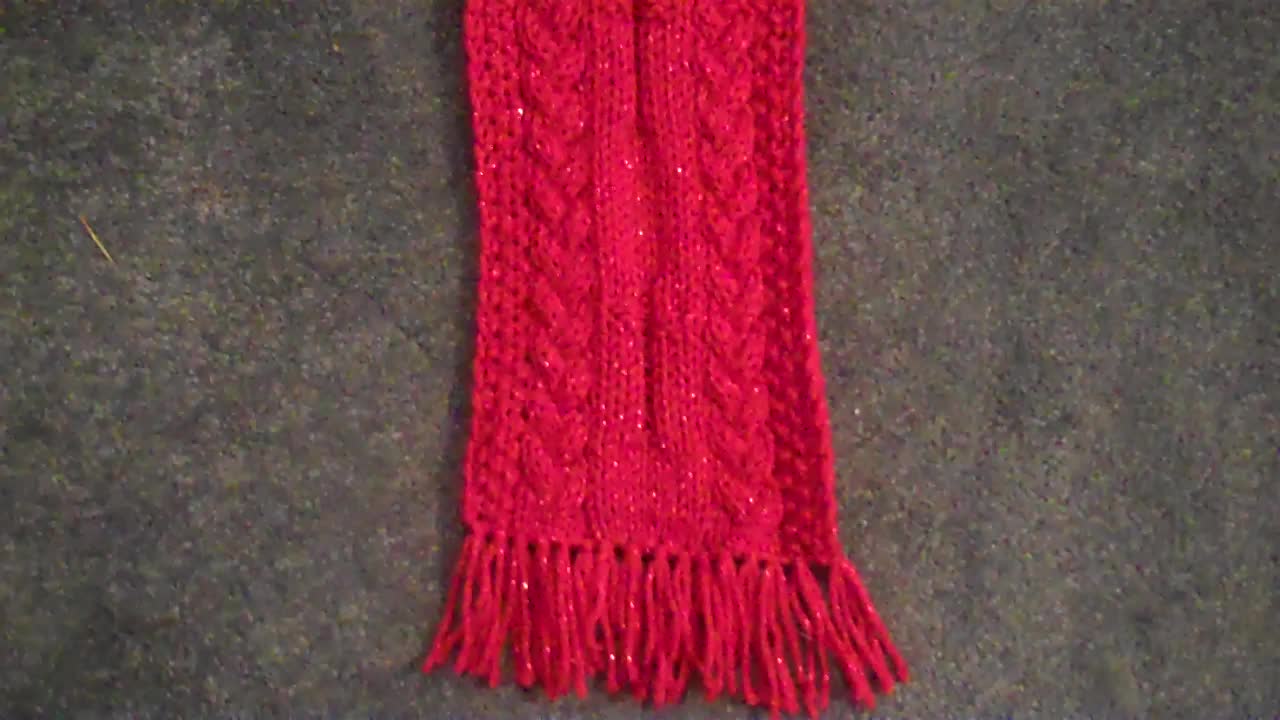 DES526 "Red Glitter" $17