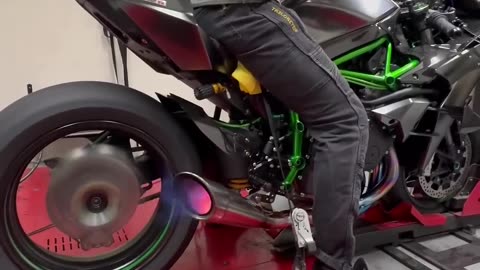 Tuning a 270+whp Kawasaki H2R 😱